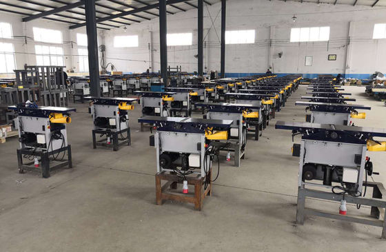 1100W উড কম্বিনেশন মেশিন ISO সার্টিফিকেশন কম্বাইন্ড প্ল্যানার মেশিন