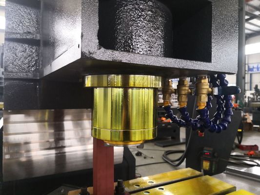 Vmc1050L CNC মেটাল লেদ অর্থনৈতিক CNC মিলিং মেশিন নতুন অবস্থা