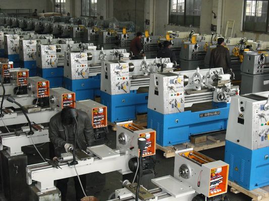 QL1320 অনুভূমিক Cnc লেদ সারফেস রুক্ষতা মেটাল পাইপ থ্রেড মেশিন
