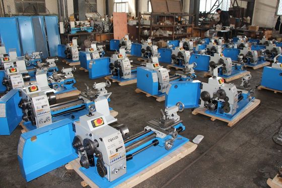 C6241 CNC মেটাল লেদ 230V ডাবল ওয়াল স্ট্রাকচার মেটাল বেঞ্চ লেদ